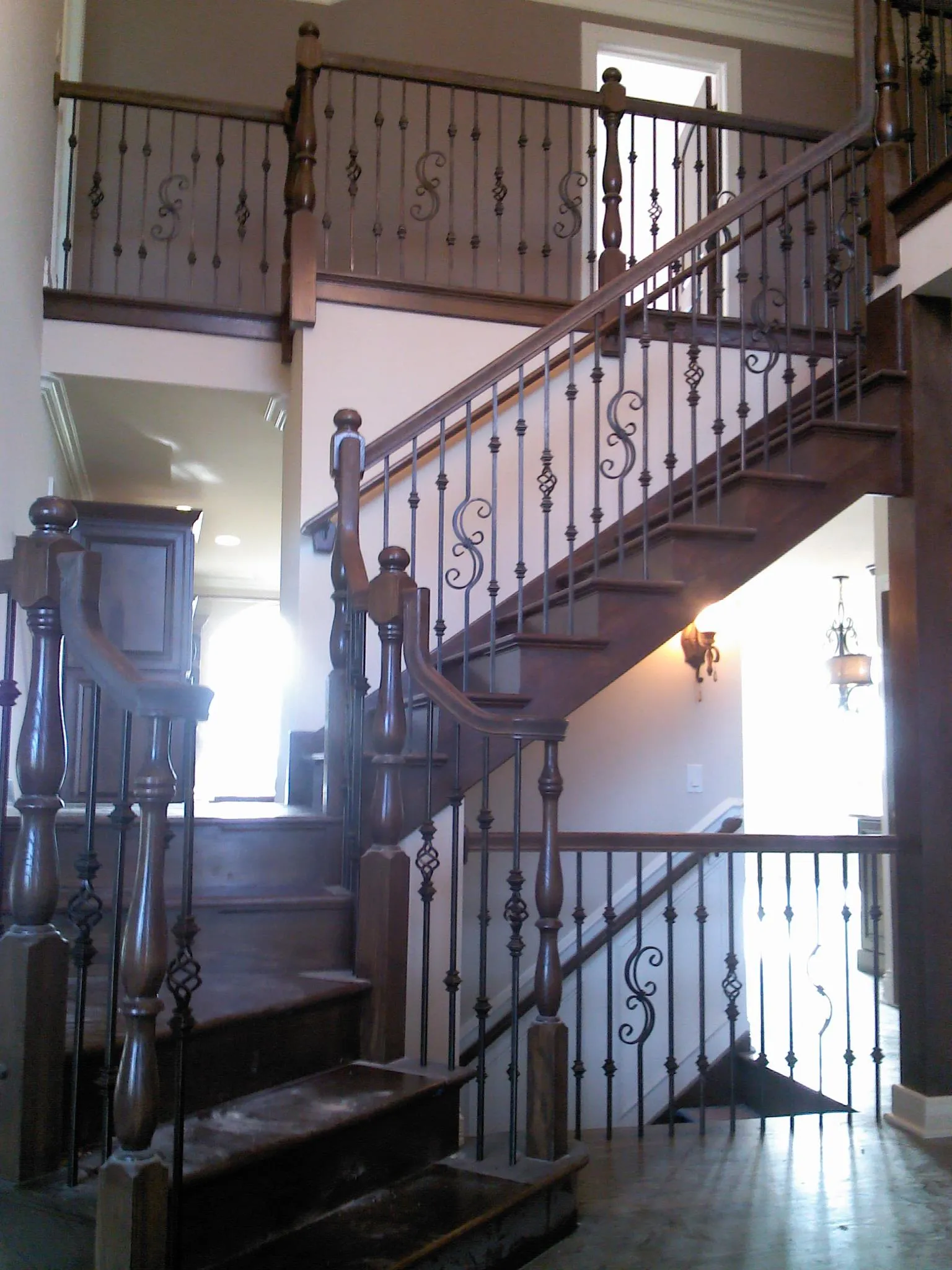 2557 Series 2KNUC Double Knuckle Versatile Iron Baluster
