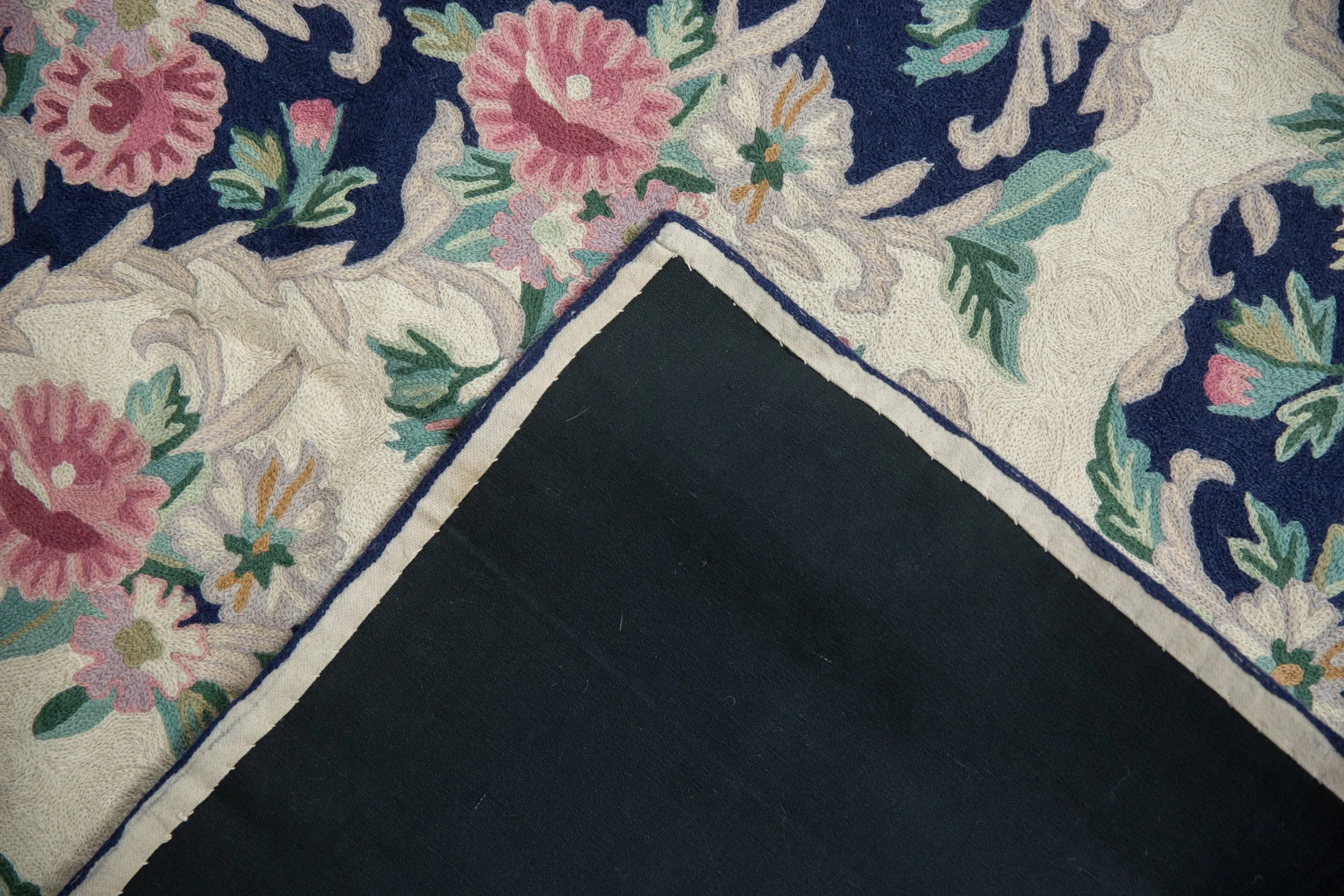 5.5x8 Vintage Chainstitch Carpet