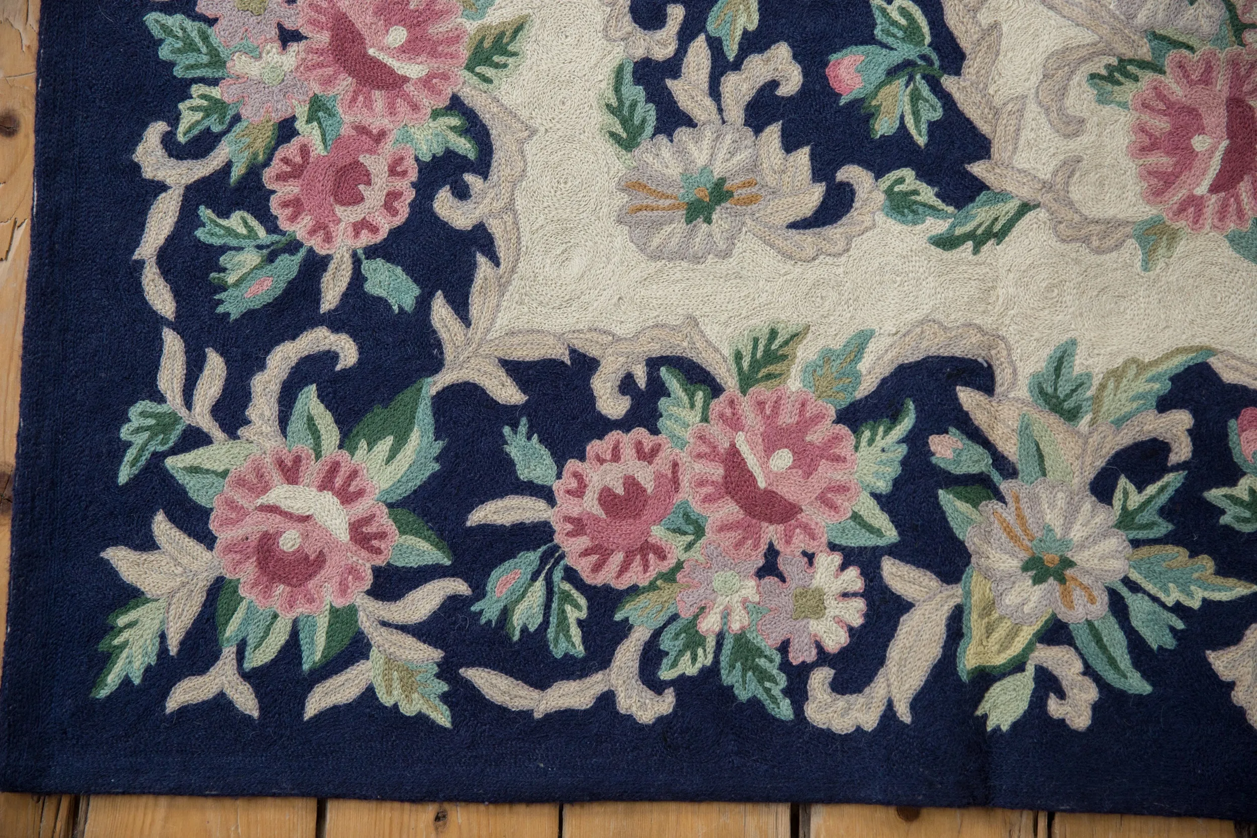 5.5x8 Vintage Chainstitch Carpet