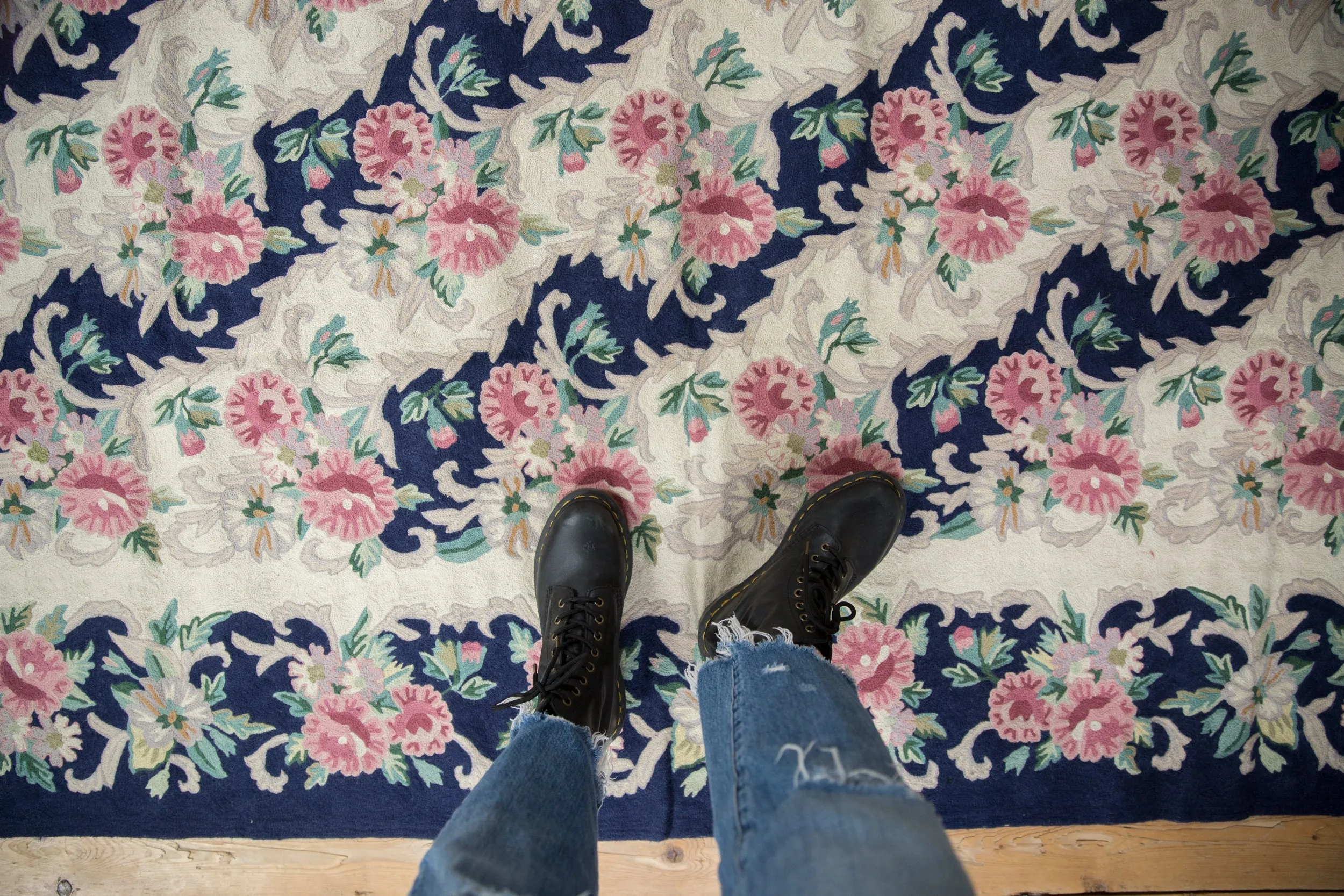 5.5x8 Vintage Chainstitch Carpet