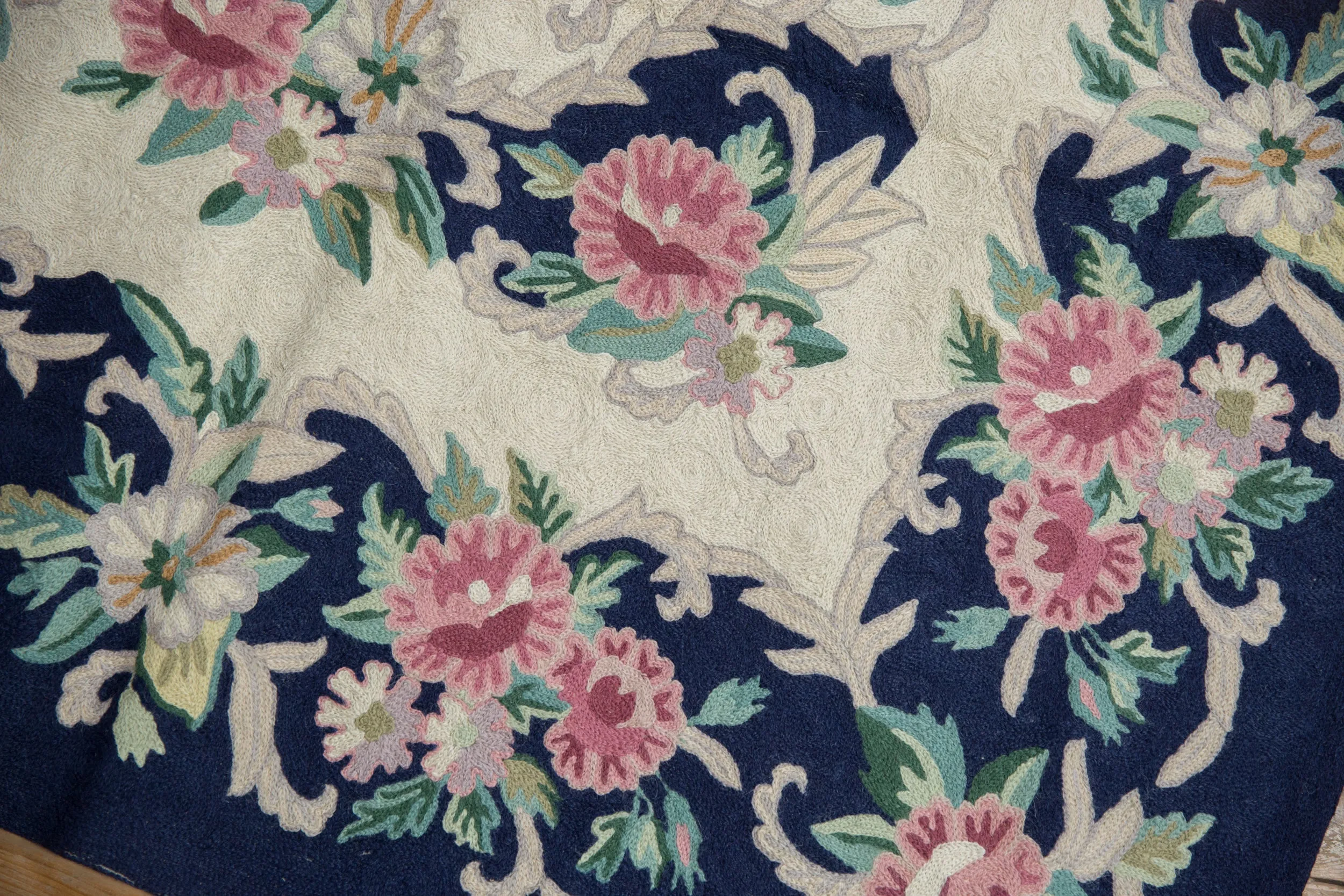 5.5x8 Vintage Chainstitch Carpet