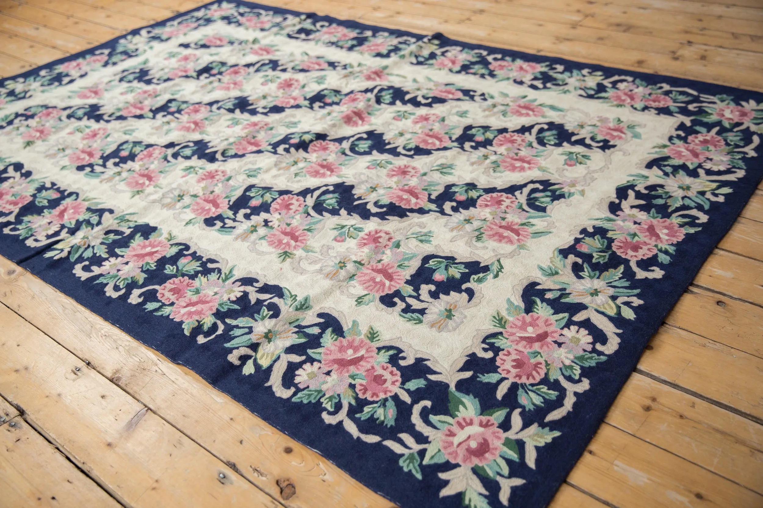 5.5x8 Vintage Chainstitch Carpet