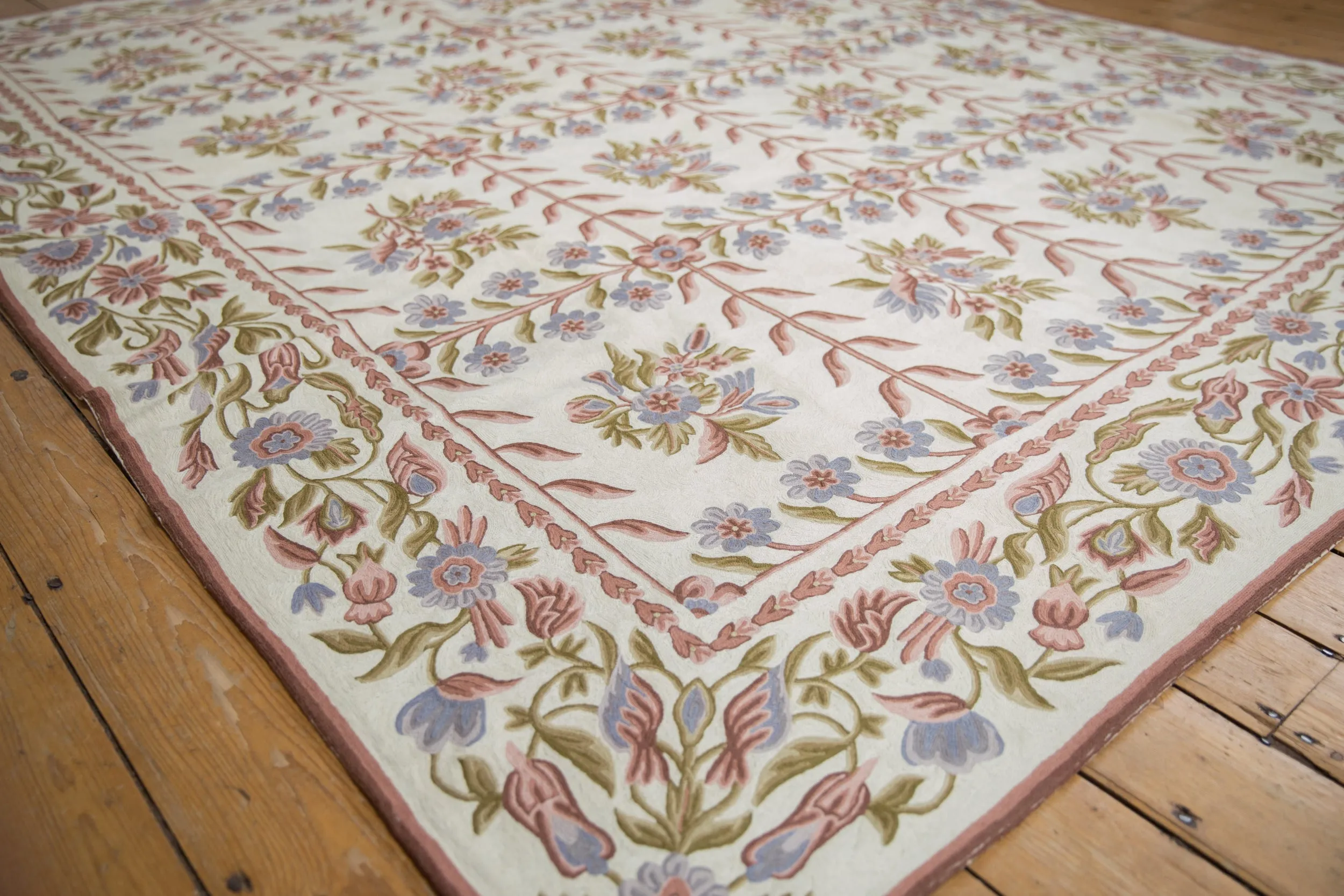 8x10 Vintage Chainstitch Carpet