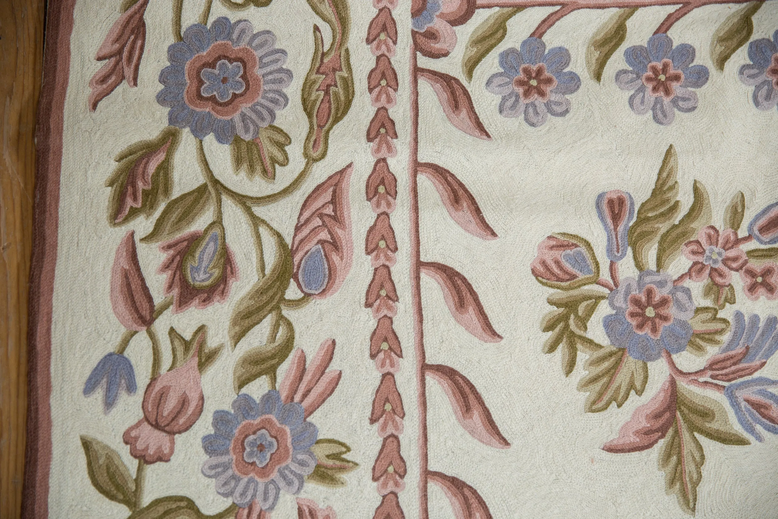 8x10 Vintage Chainstitch Carpet