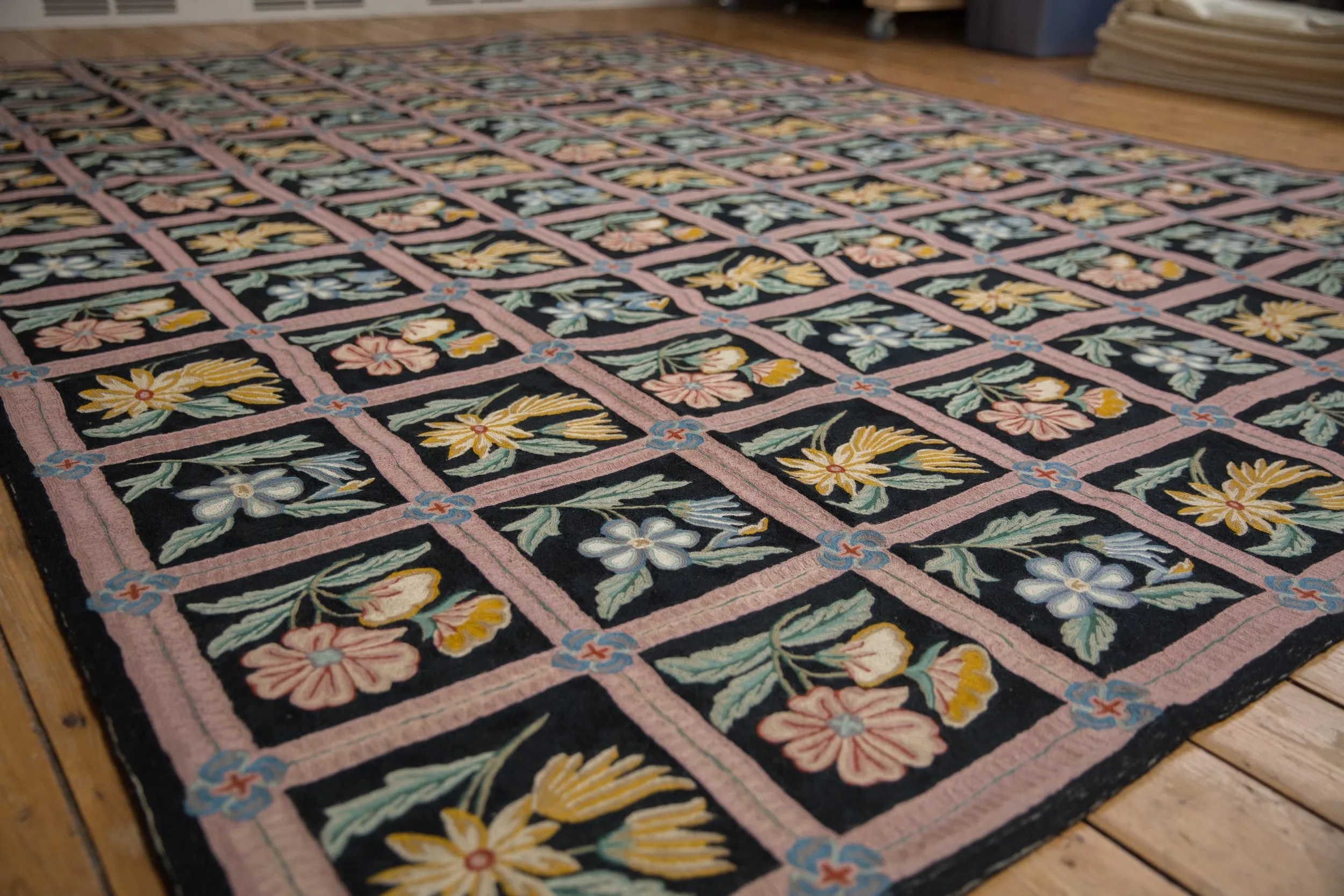 9x12 Vintage Chainstitch Carpet