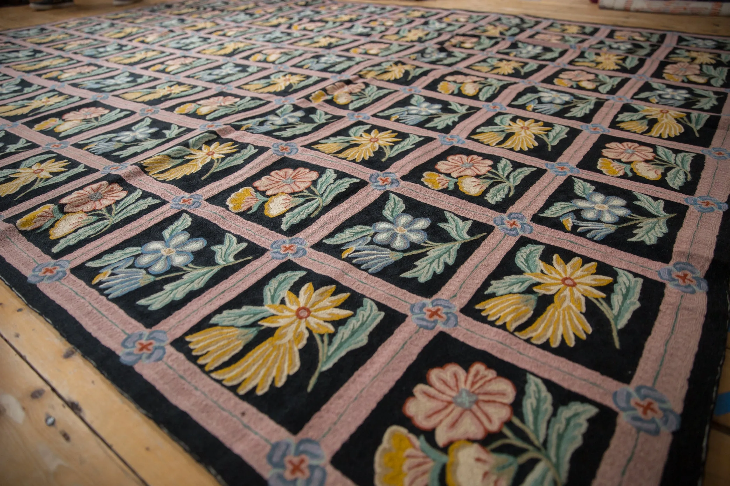 9x12 Vintage Chainstitch Carpet