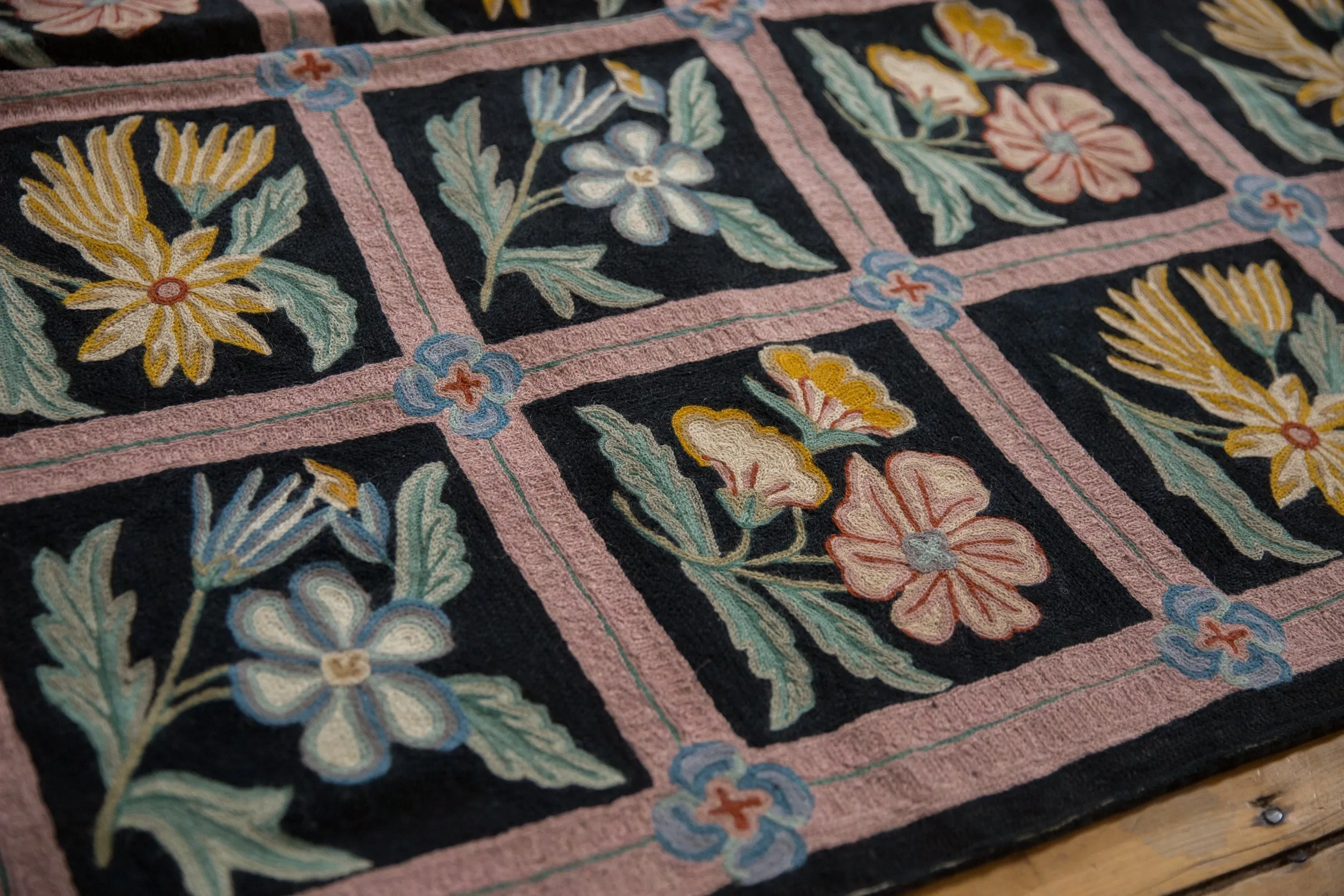 9x12 Vintage Chainstitch Carpet