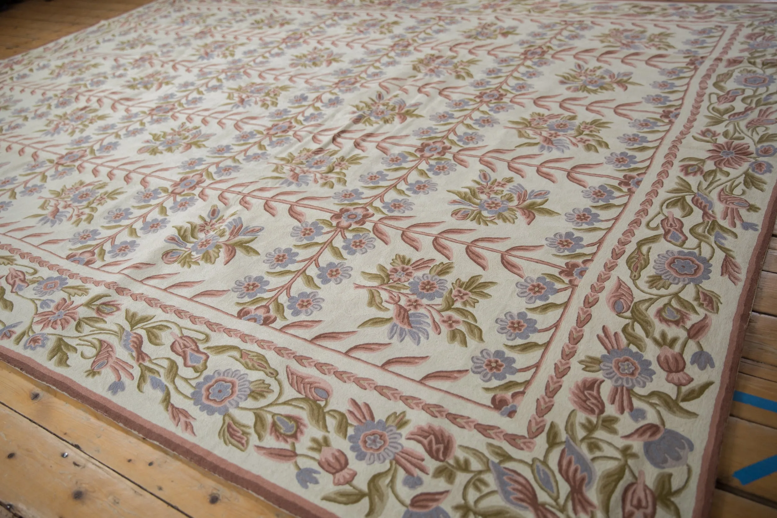 9x12.5 Vintage Chainstitch Carpet