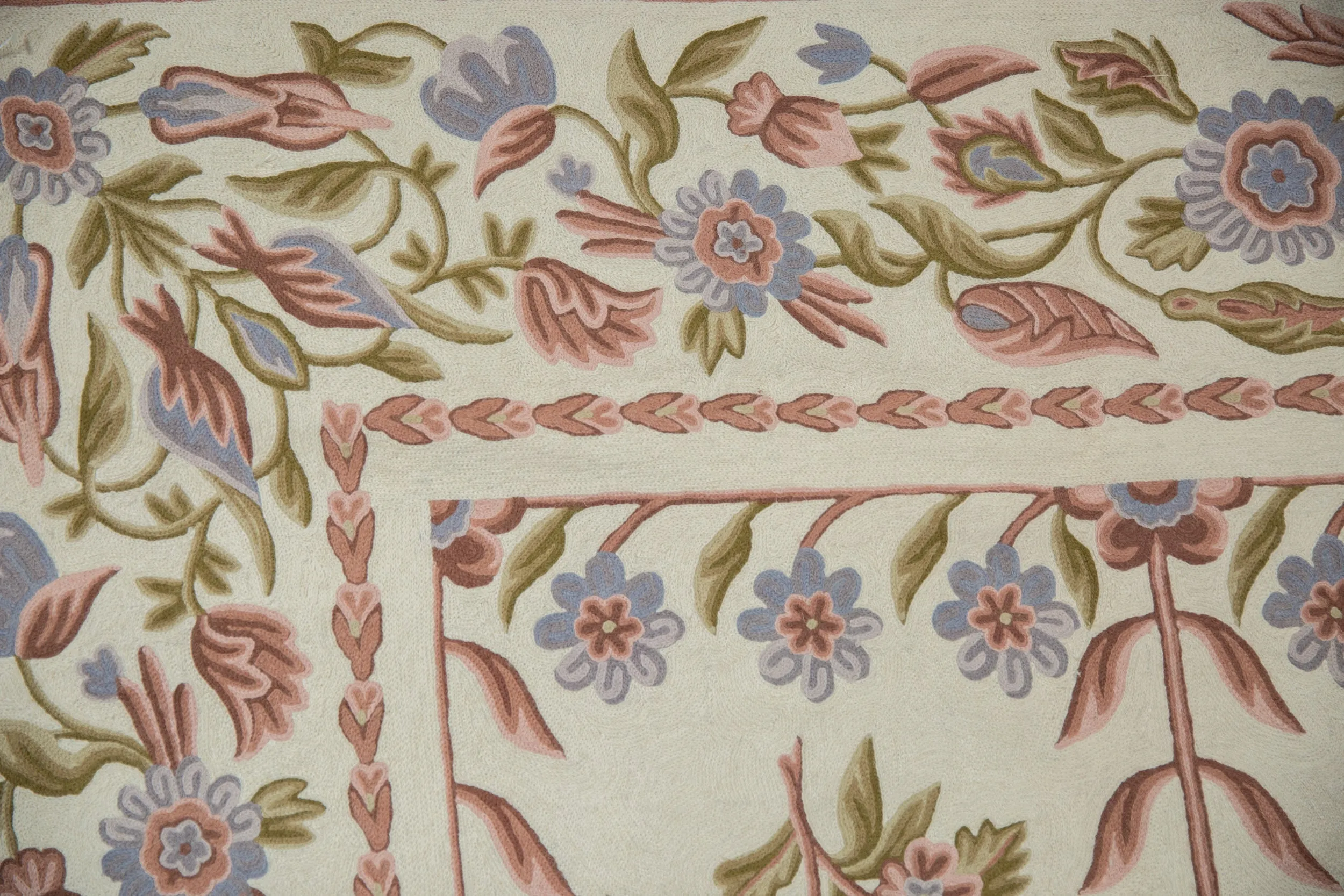 9x12.5 Vintage Chainstitch Carpet