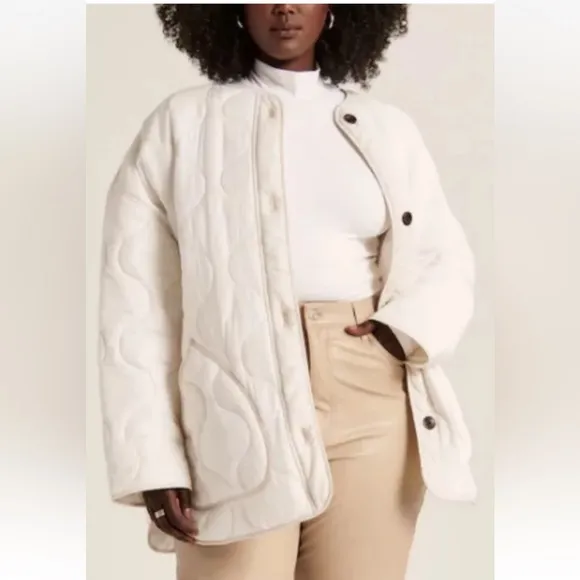 Abercrombie and Fitch White Lightweight Quilted Liner Jacket Women’s size XL New