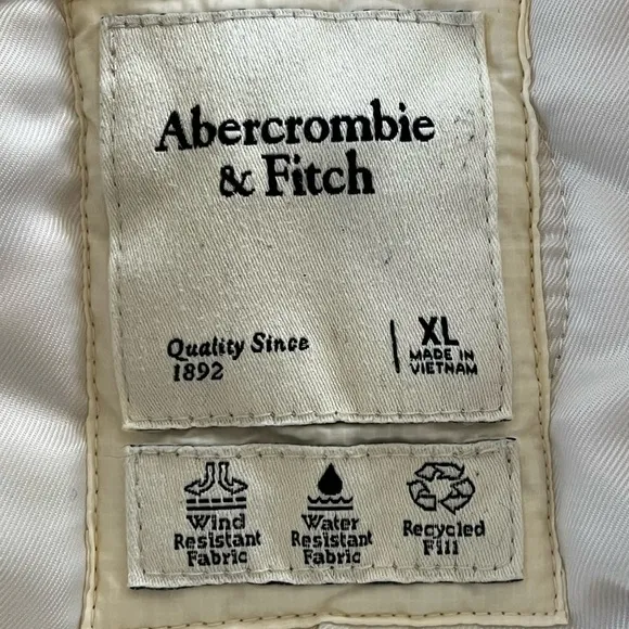 Abercrombie and Fitch White Lightweight Quilted Liner Jacket Women’s size XL New