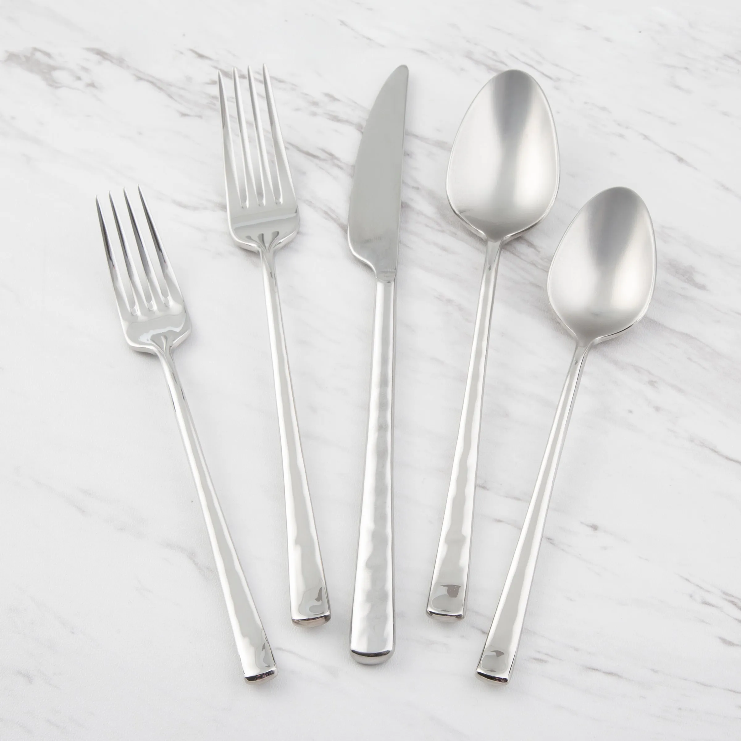 Almada Mirror Textured 20-Piece Flatware Set