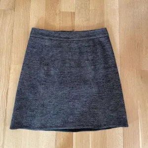 Ann Taylor gray skirt
