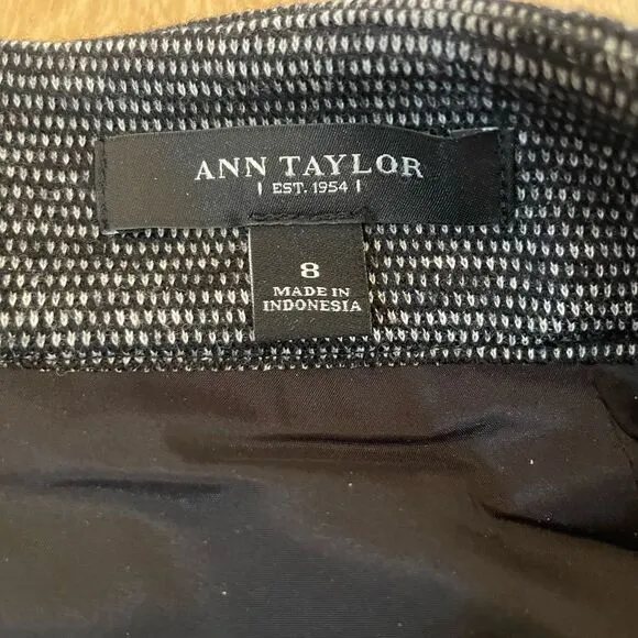 Ann Taylor gray skirt