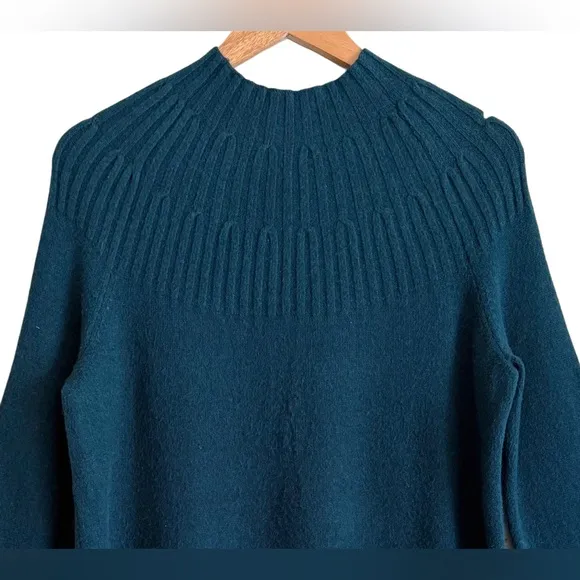 ANTHROPOLOGIE Supersoft Lightweight Mockneck Casual Pullover Sweater Size M