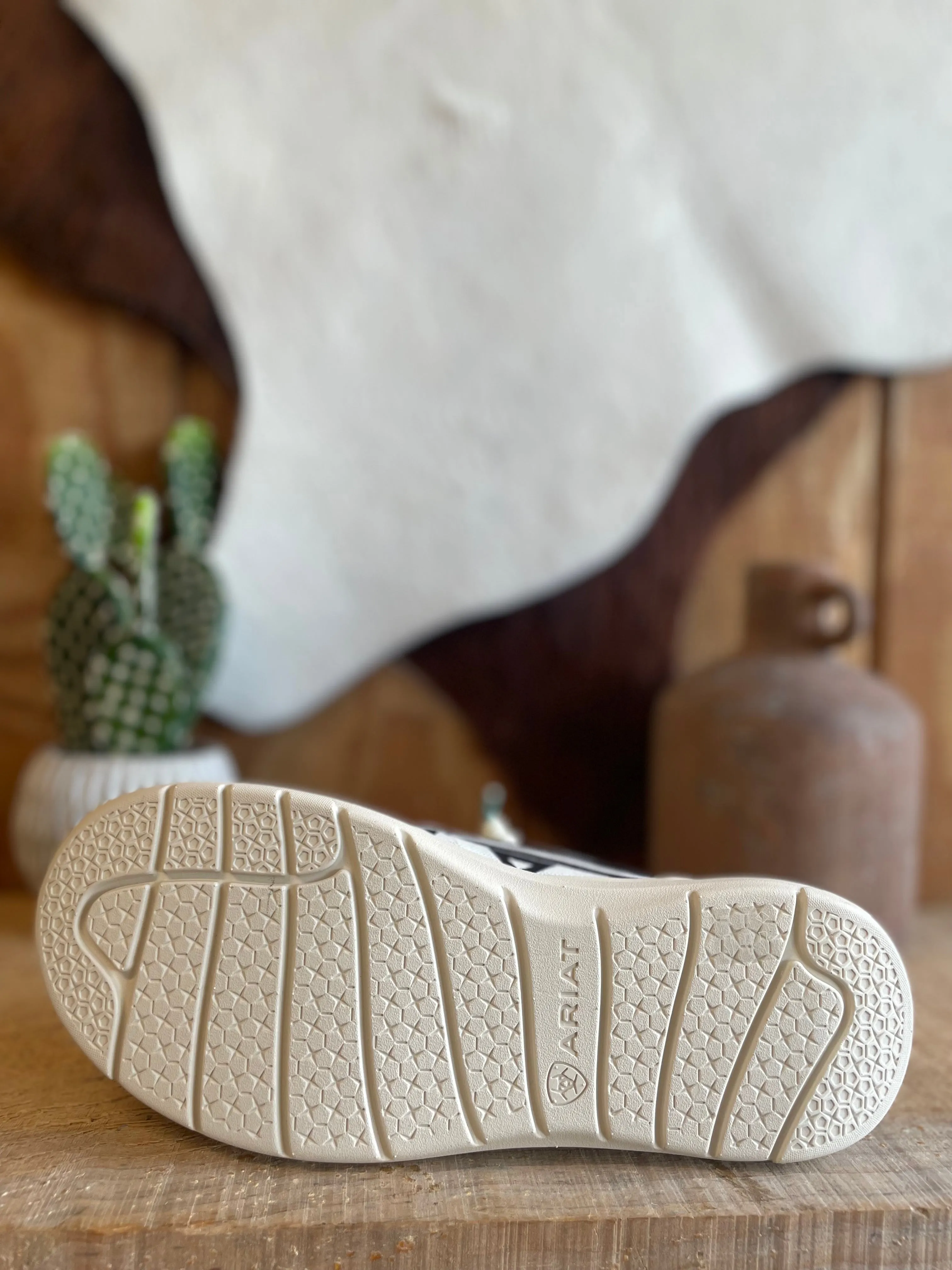 Ariat Women's Casuals - Hilo - Stark Southwest