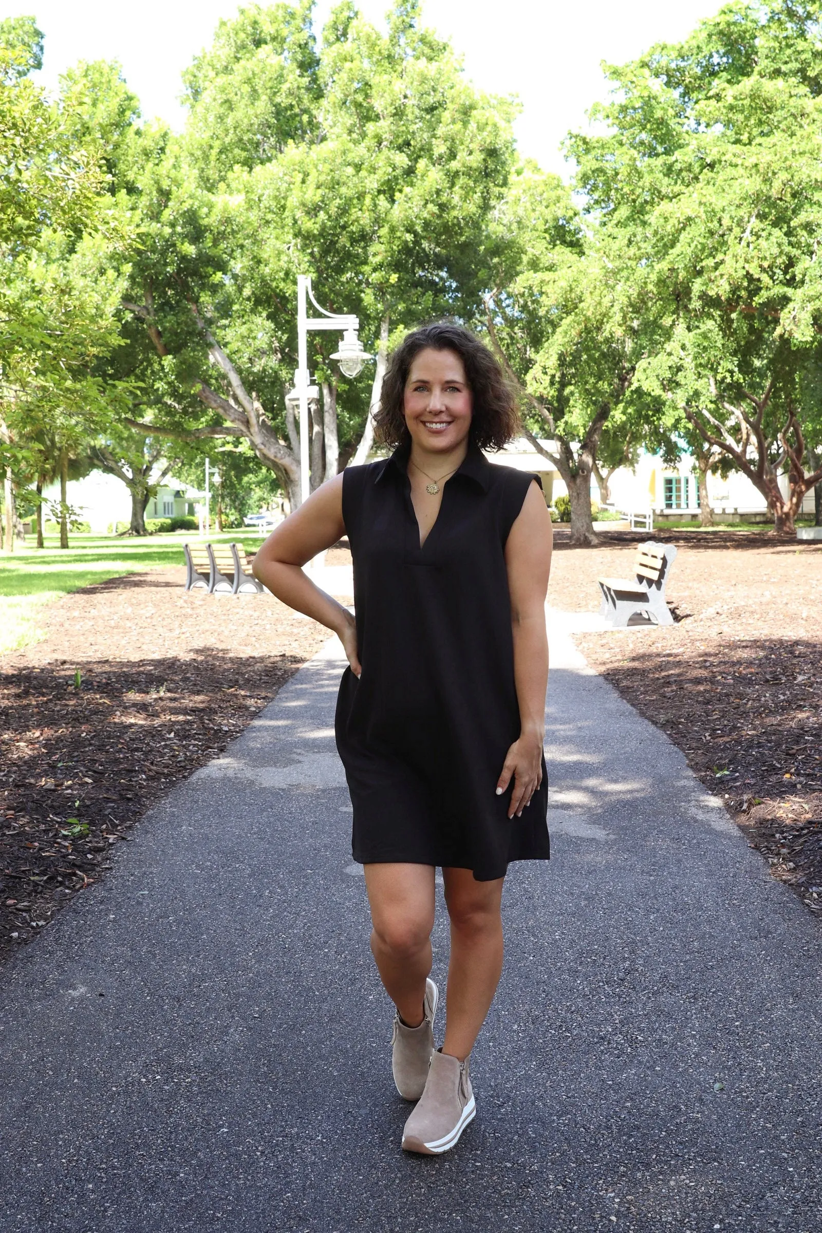 Black Sleeveless Collared Knit Dress