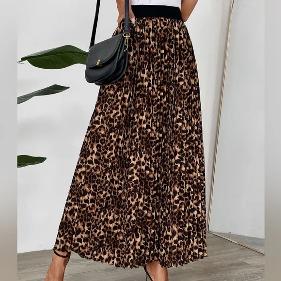 Business casual Pleated Leopard Maxi Skirt
