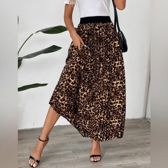 Business casual Pleated Leopard Maxi Skirt