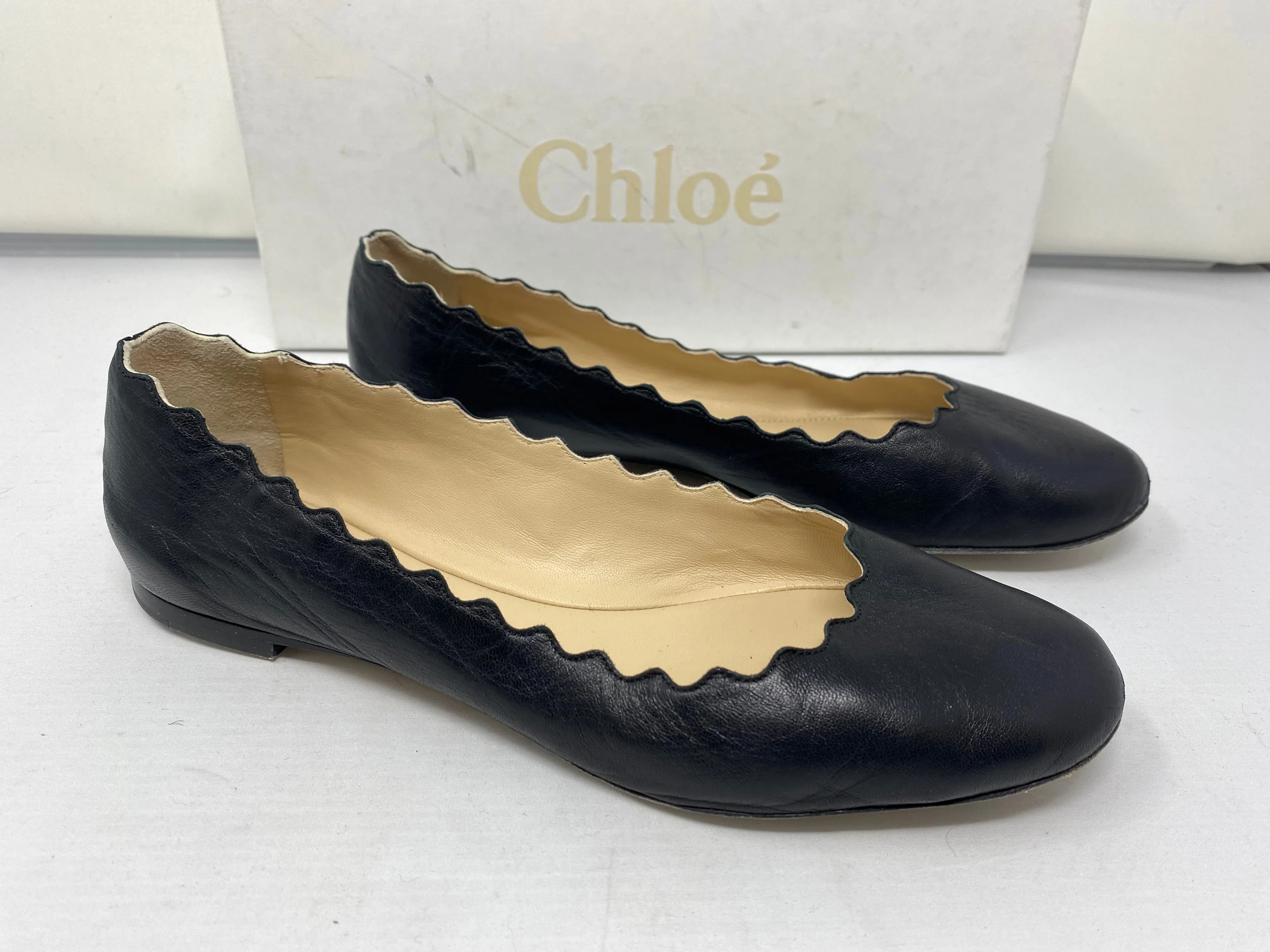 Chloe Lauren Black Leather Scalloped Round Toe Flats