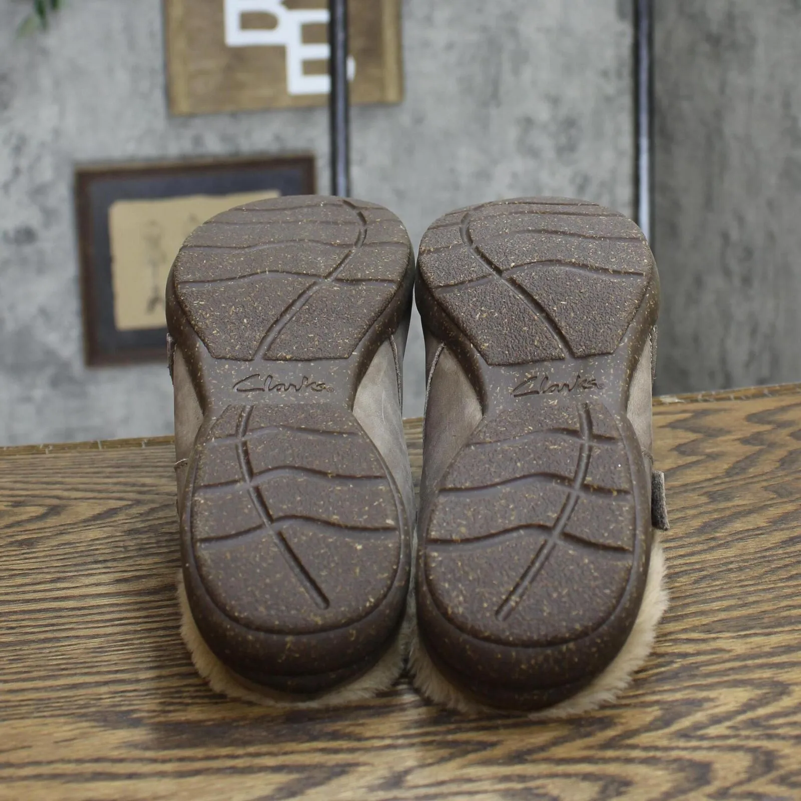 Clarks Women's Roseville Clog Flats Shoes 26162238 Dark Taupe Leather Brown 9.5M
