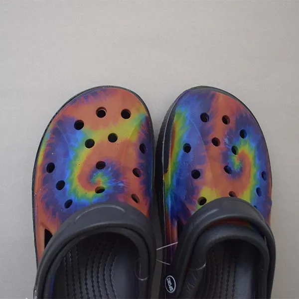 Croc Classic Unisex Slip On Shoes High Quality  Summer Sandals Classic Outdoor Non-slip Slippers. Size (40/41)