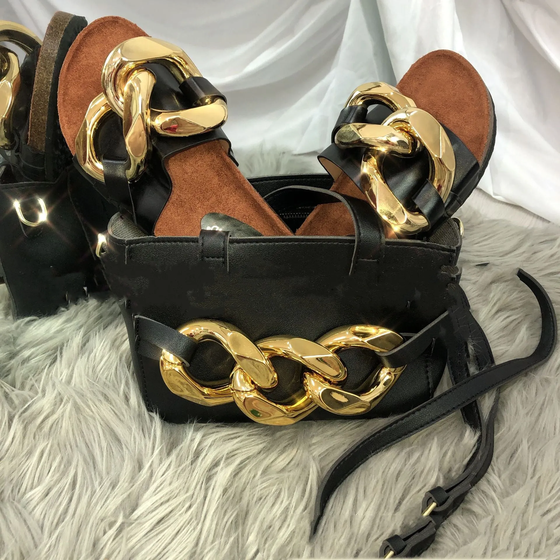 European And American Fashion Gold Chain Slippers