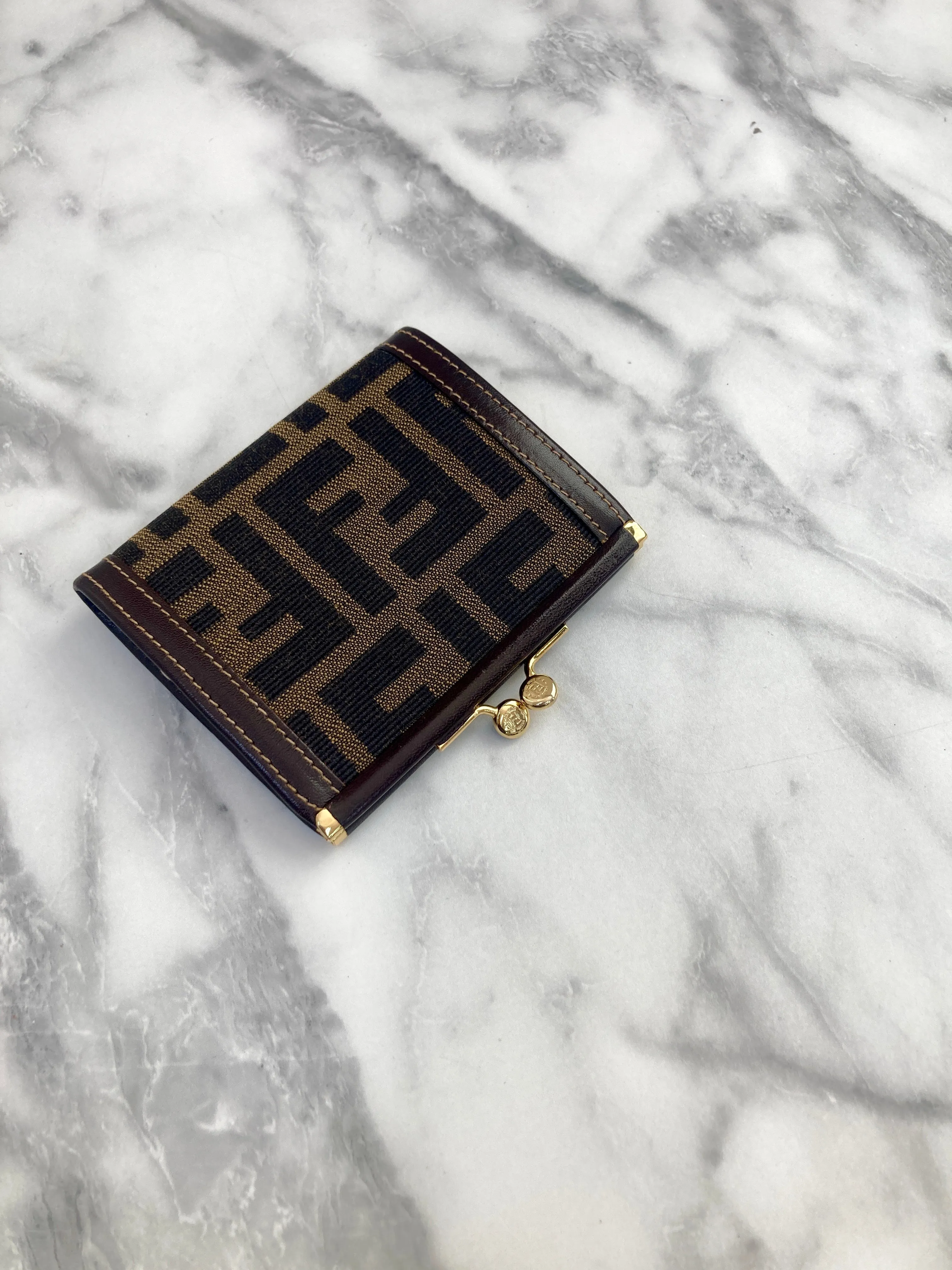 FENDI Zucca Logo Canvas Leather Metal Clasp Coin Purse Black Vintage 2m8efx