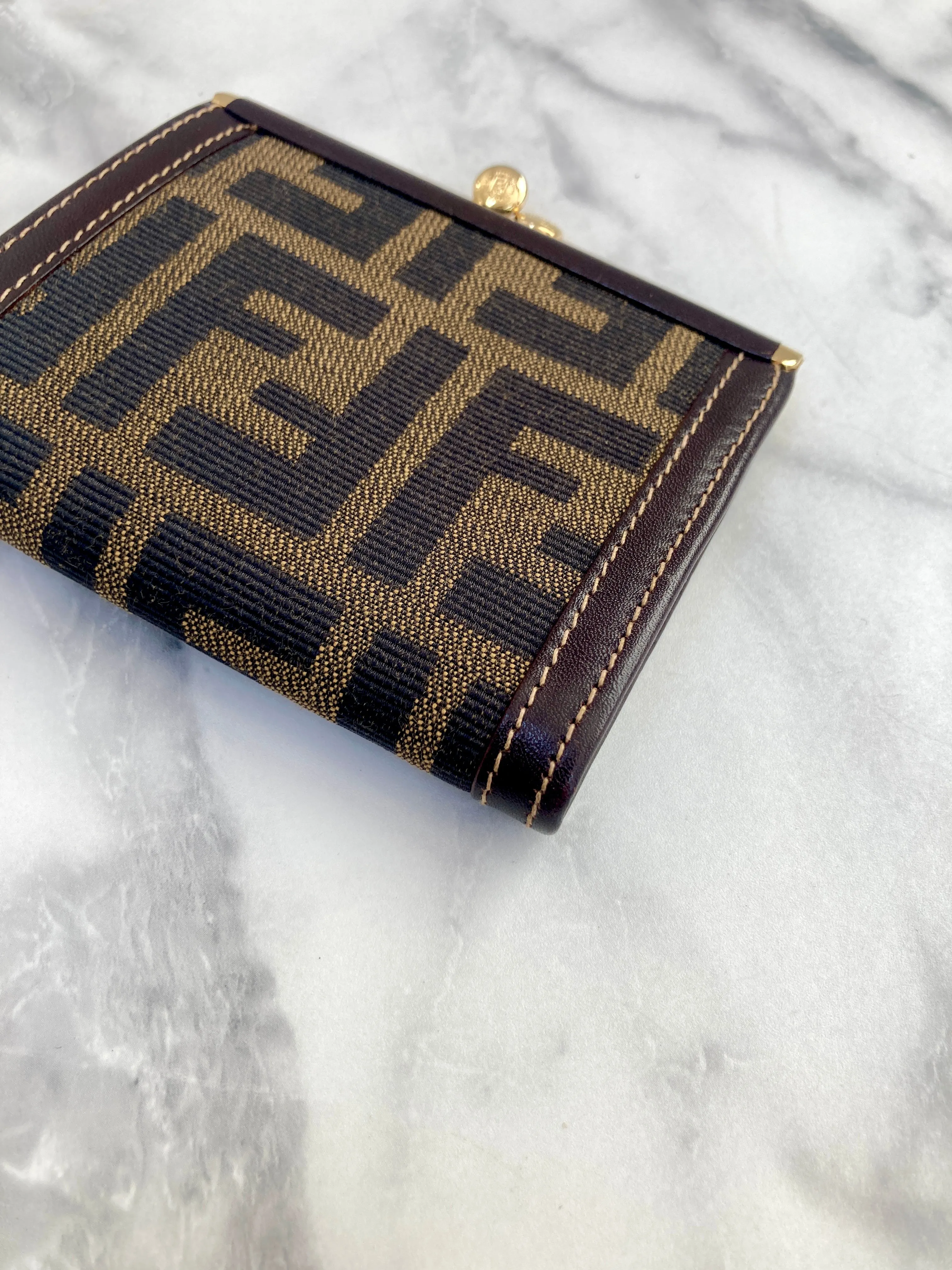 FENDI Zucca Logo Canvas Leather Metal Clasp Coin Purse Black Vintage 2m8efx