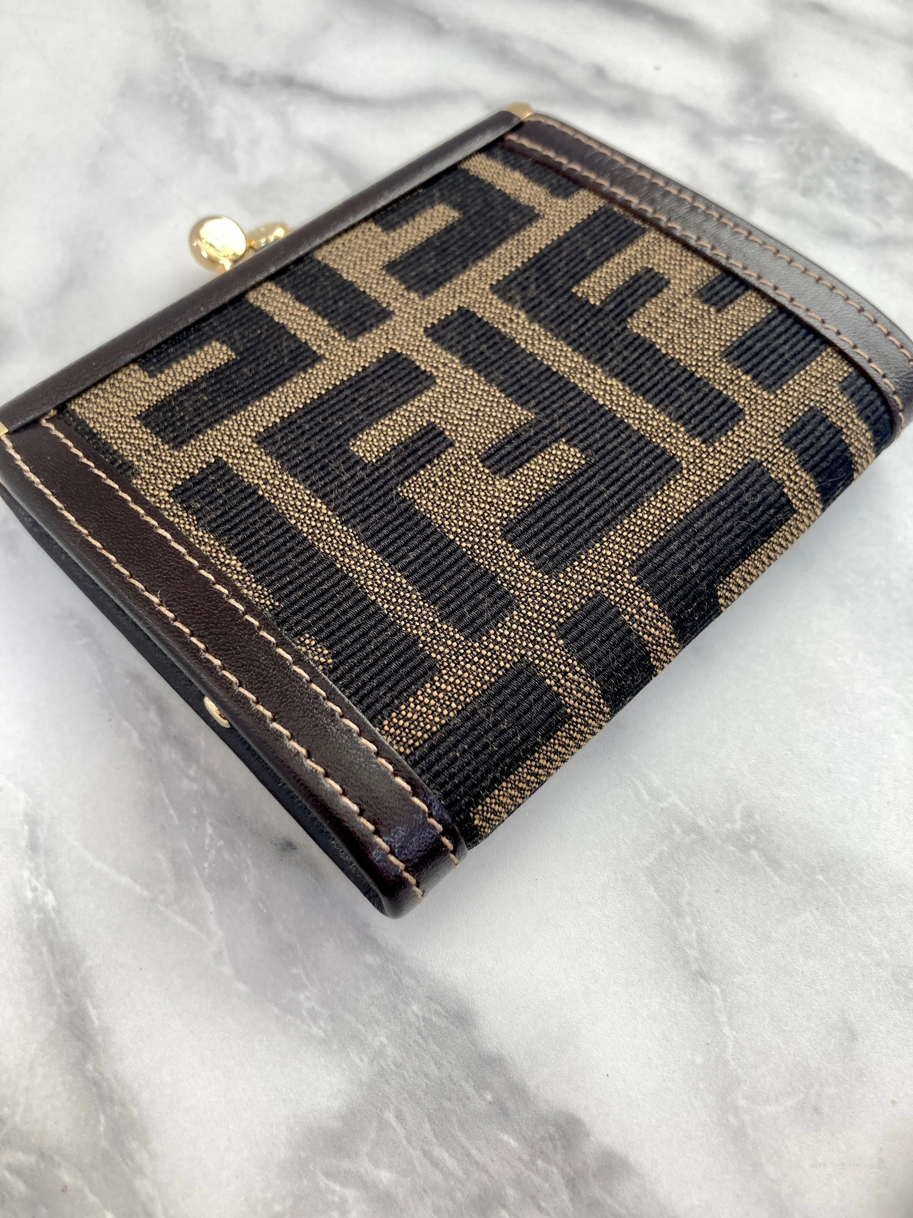 FENDI Zucca Logo Canvas Leather Metal Clasp Coin Purse Black Vintage 2m8efx