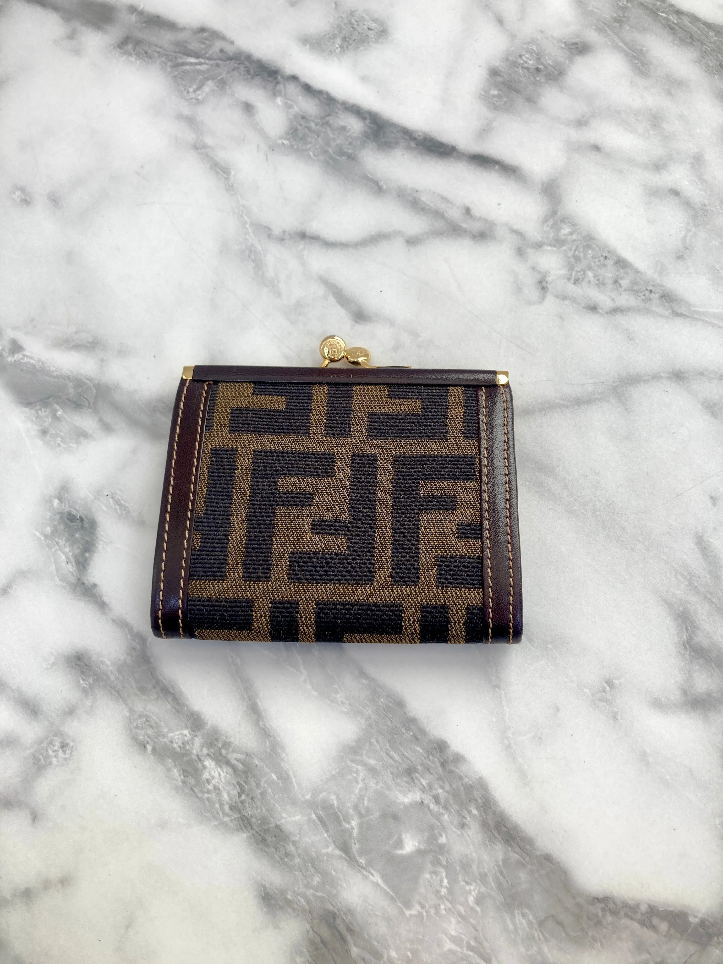 FENDI Zucca Logo Canvas Leather Metal Clasp Coin Purse Black Vintage 2m8efx