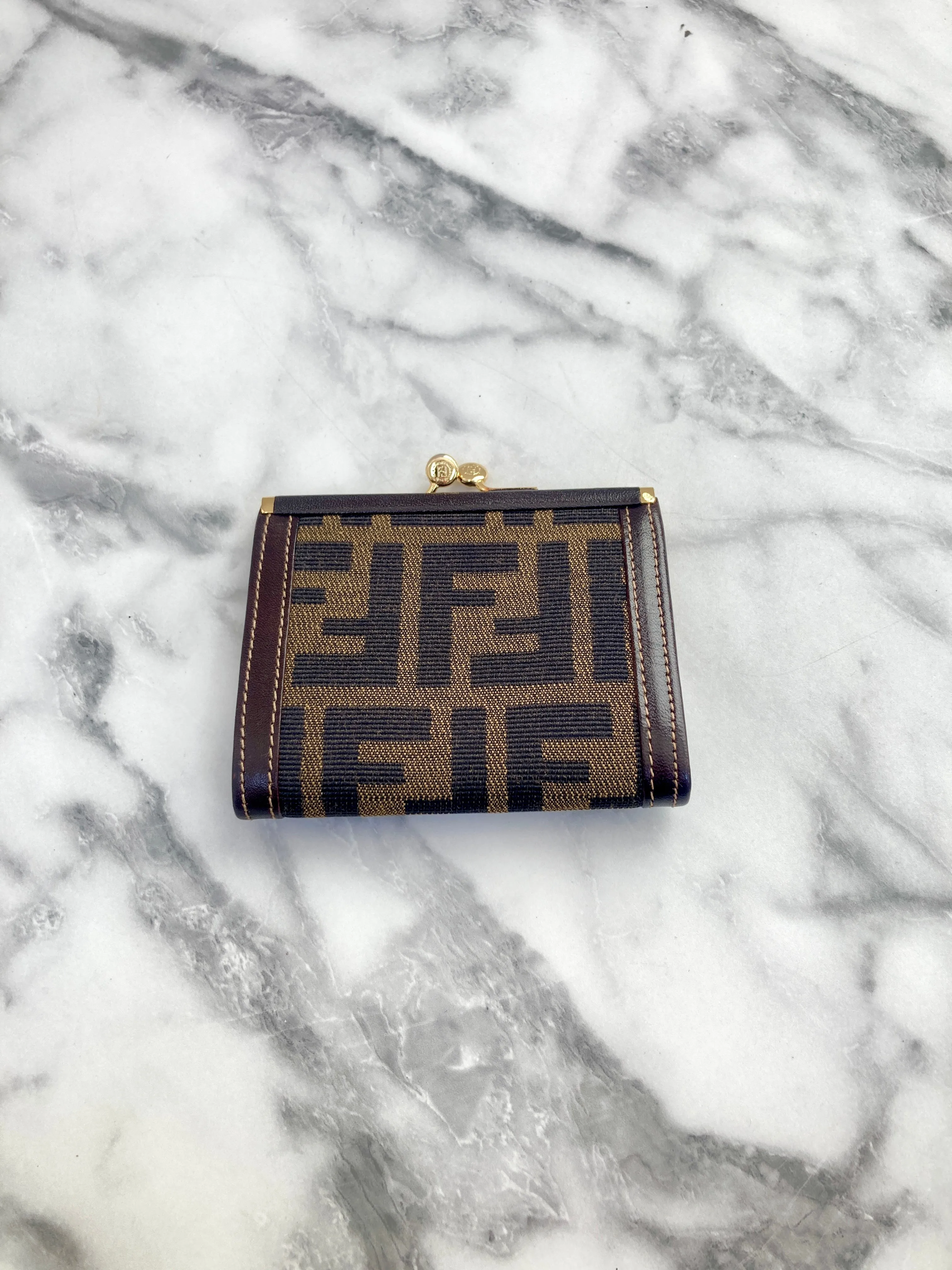FENDI Zucca Logo Canvas Leather Metal Clasp Coin Purse Black Vintage 2m8efx