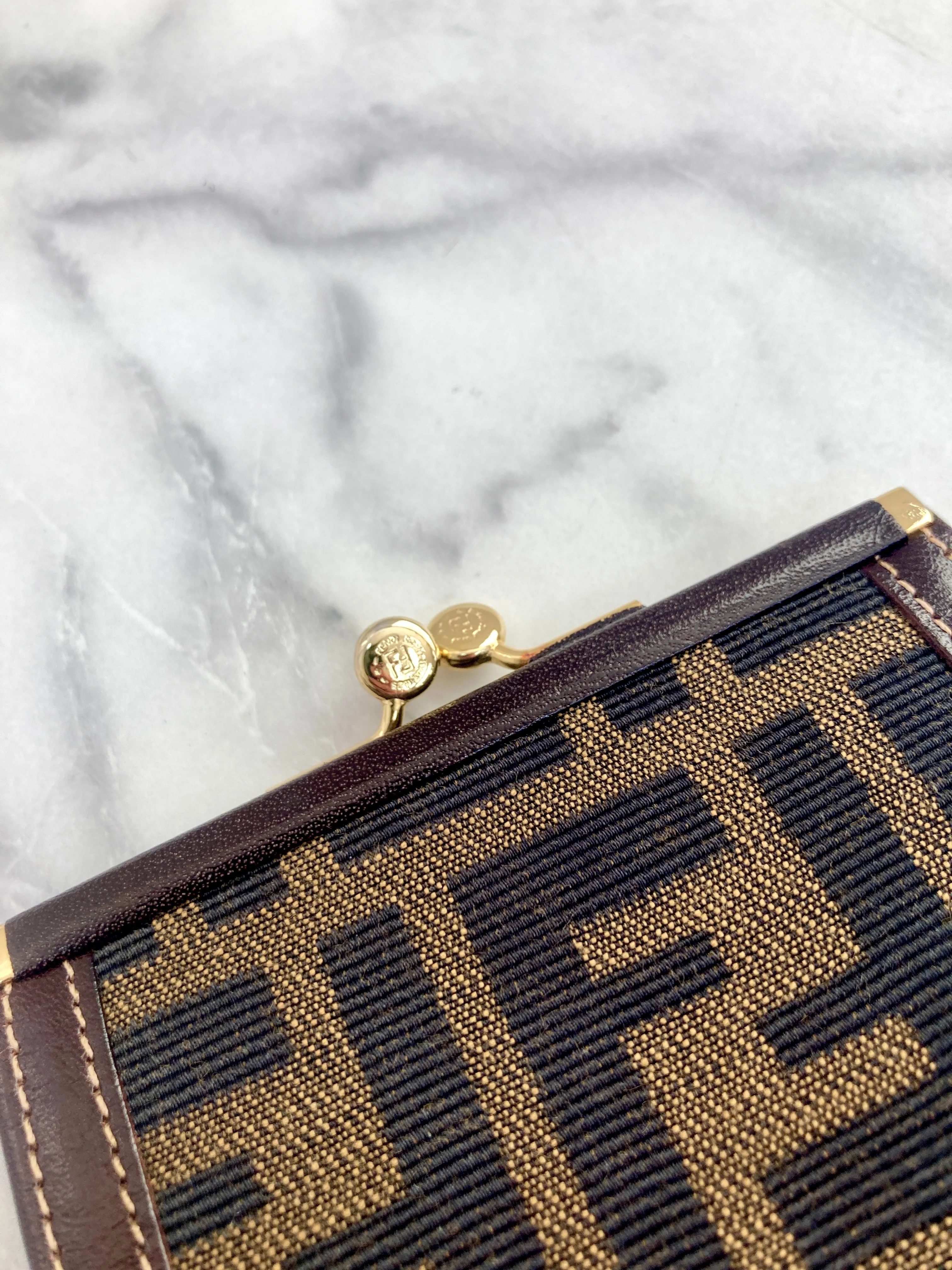 FENDI Zucca Logo Canvas Leather Metal Clasp Coin Purse Black Vintage 2m8efx
