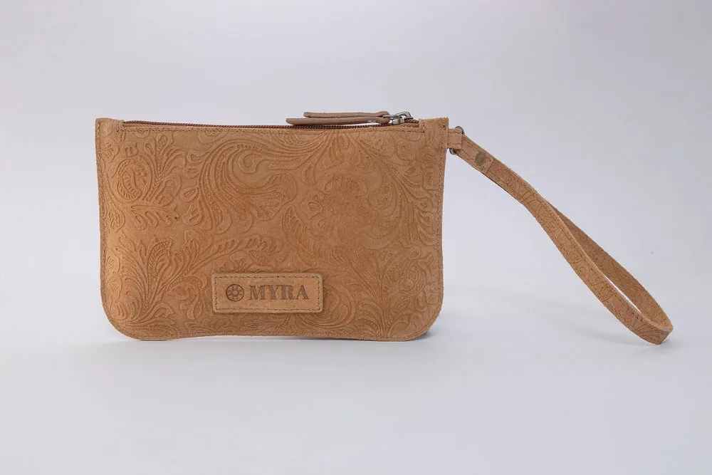 Heritage Leather Clutch Wristlet Bag in mocha