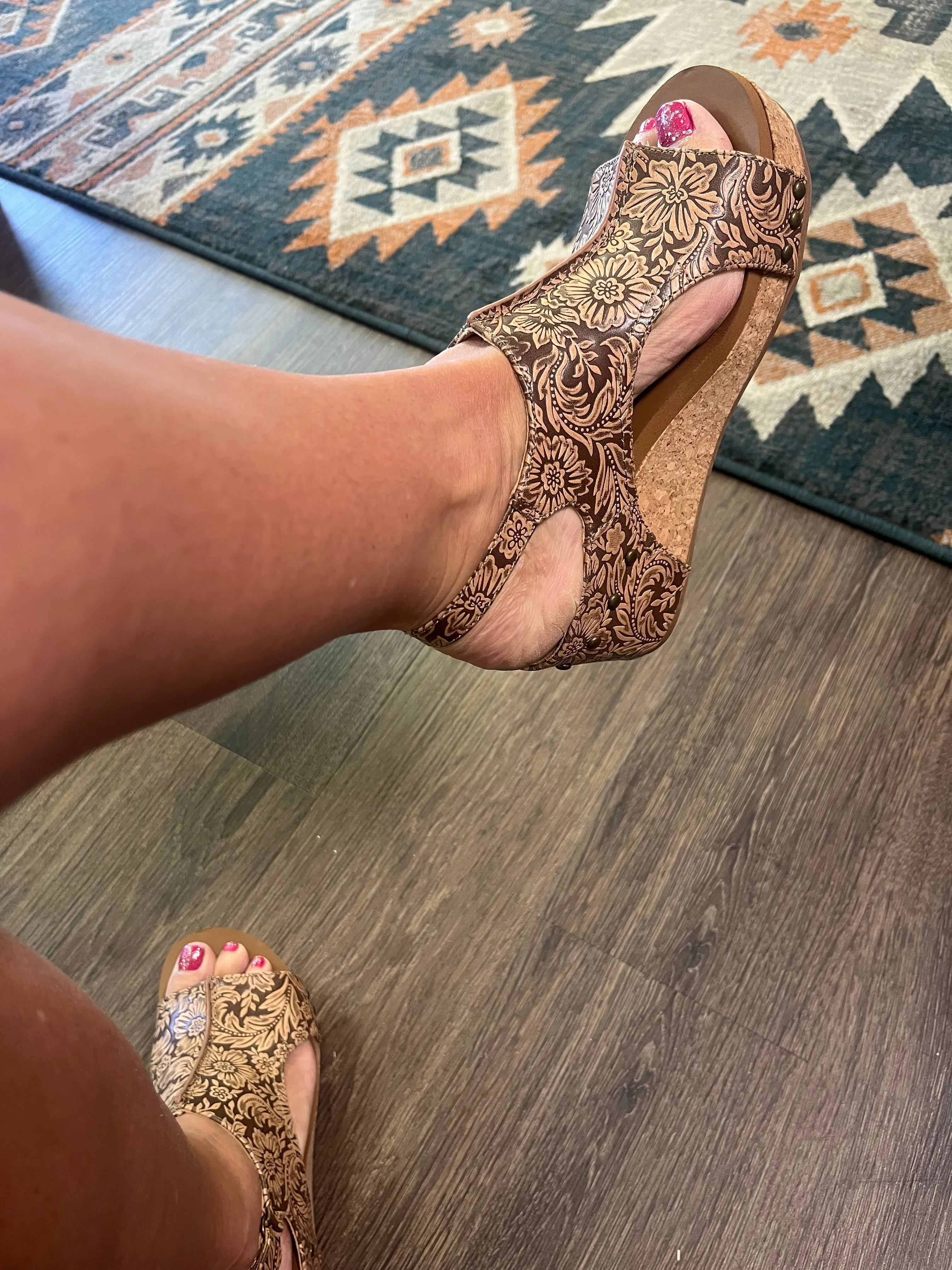 Liberty Tooled Embossed Womens Wedge
