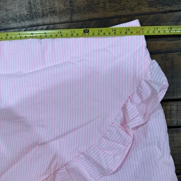 Lilly Pulitzer Faye Seersucker Capri Coral Pink Preppy Ruffle Feminine Skort 10
