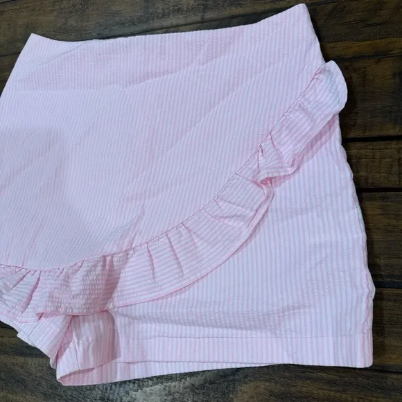 Lilly Pulitzer Faye Seersucker Capri Coral Pink Preppy Ruffle Feminine Skort 10