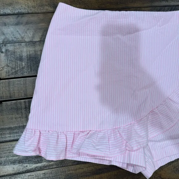 Lilly Pulitzer Faye Seersucker Capri Coral Pink Preppy Ruffle Feminine Skort 10