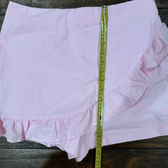 Lilly Pulitzer Faye Seersucker Capri Coral Pink Preppy Ruffle Feminine Skort 10