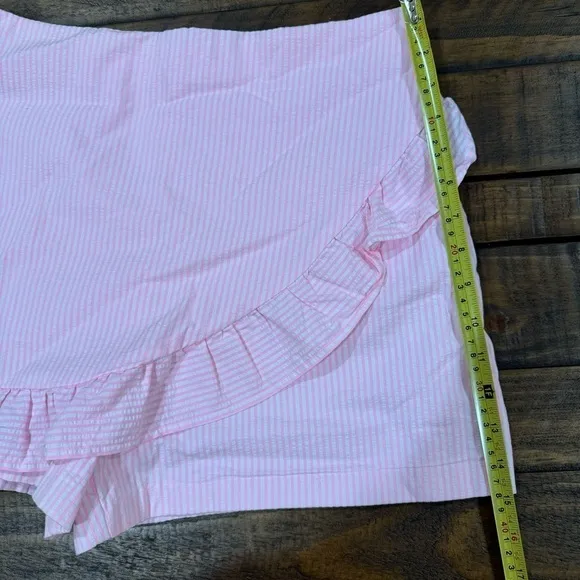 Lilly Pulitzer Faye Seersucker Capri Coral Pink Preppy Ruffle Feminine Skort 10