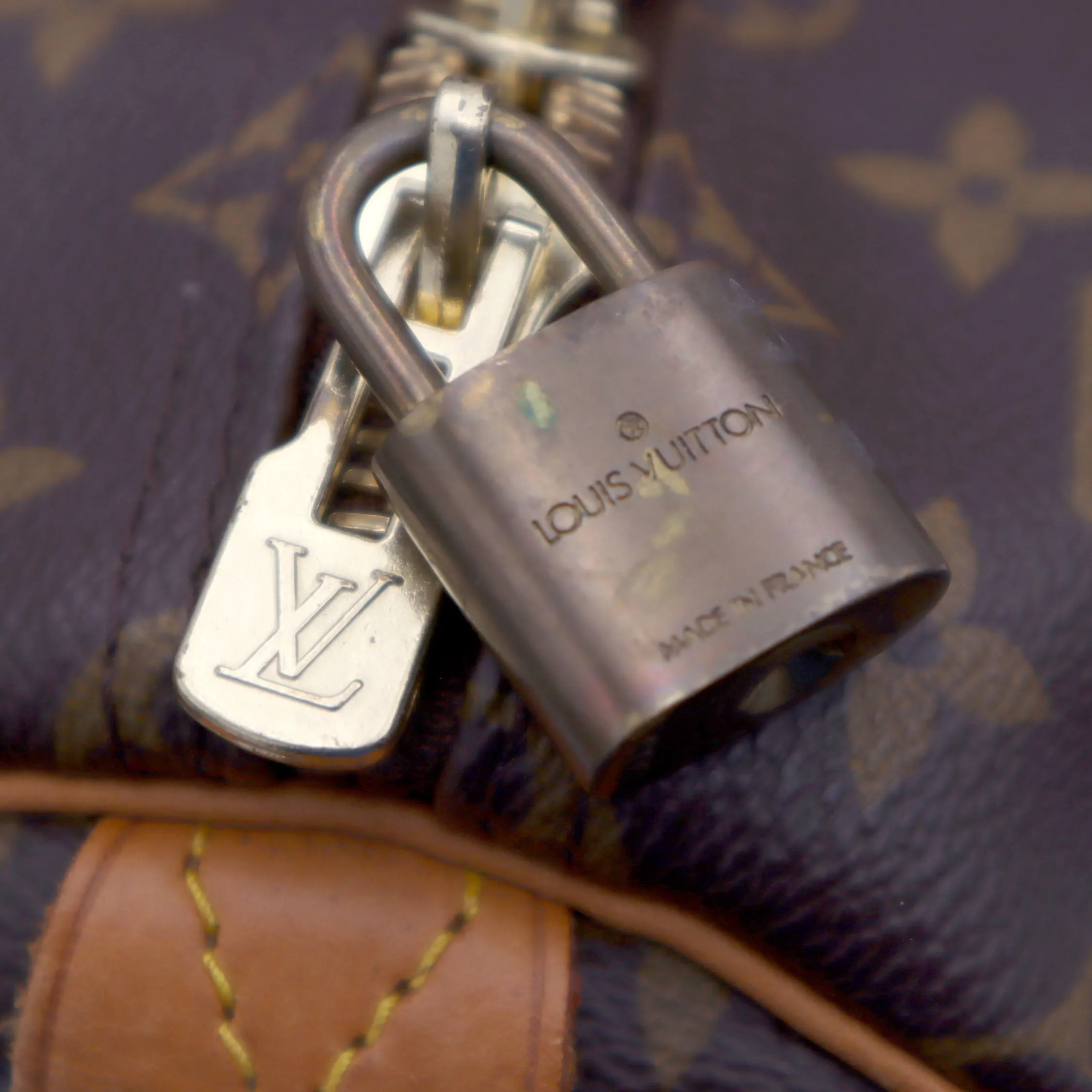Louis Vuitton Monogram Canvas Keepall 55 Boston Travel Bag MI0992