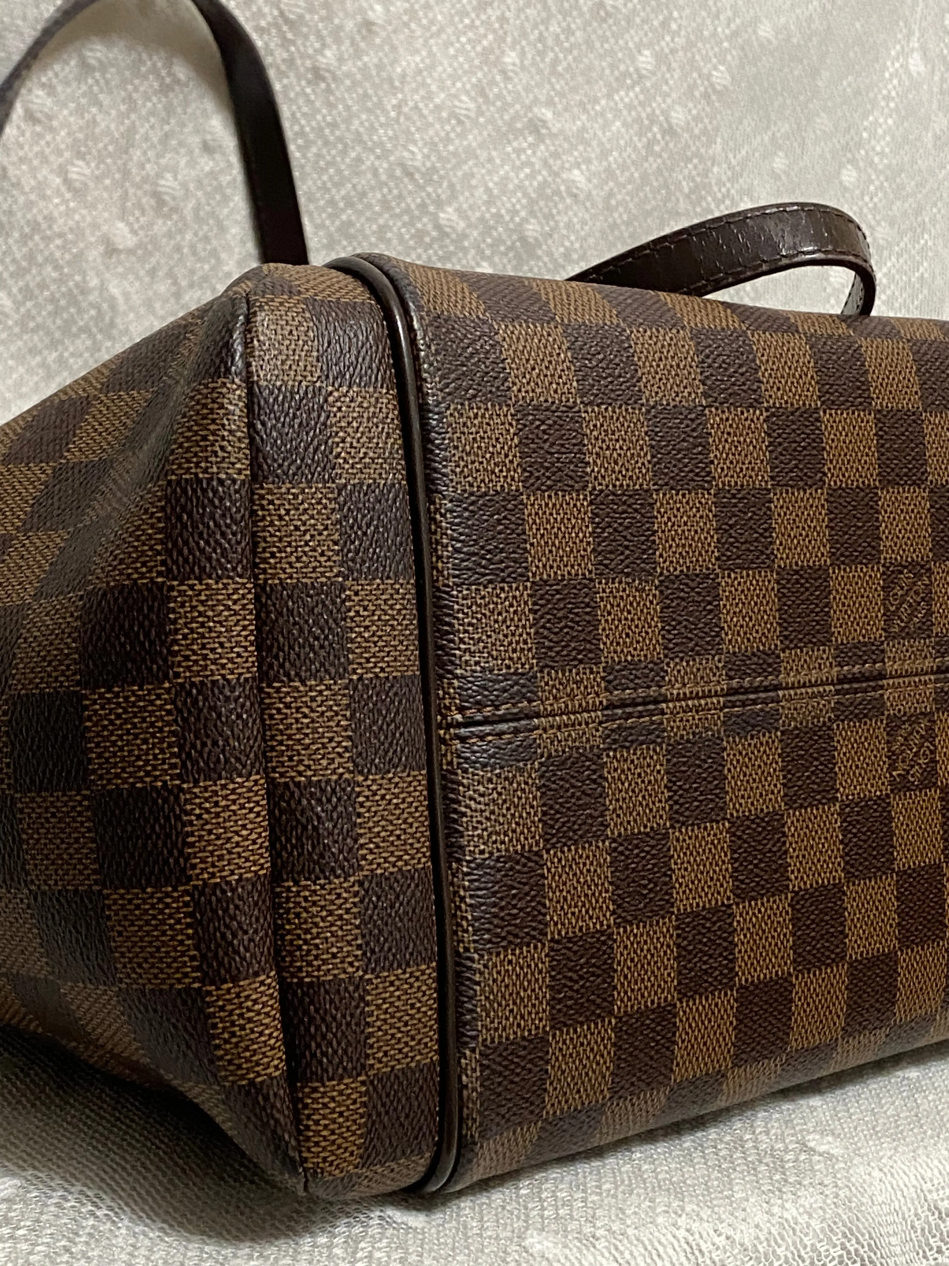 Louis Vuitton Totally MM Damier Ebene Shoulder Bag