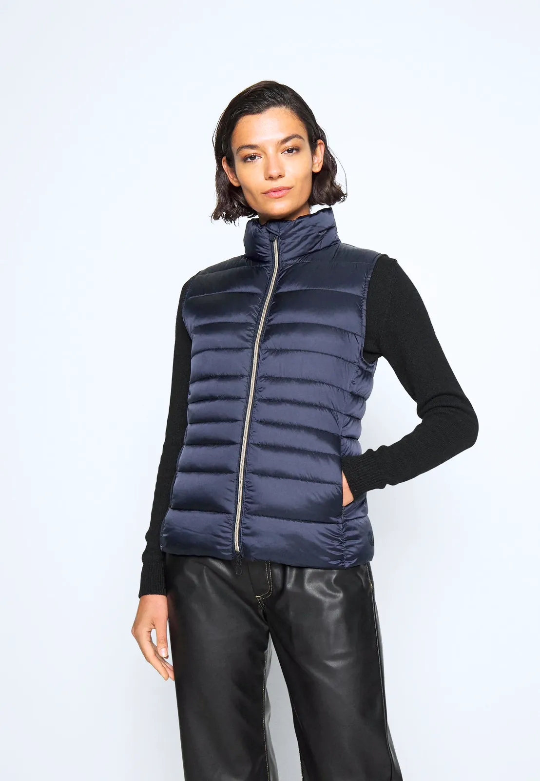 Lynn Vest W