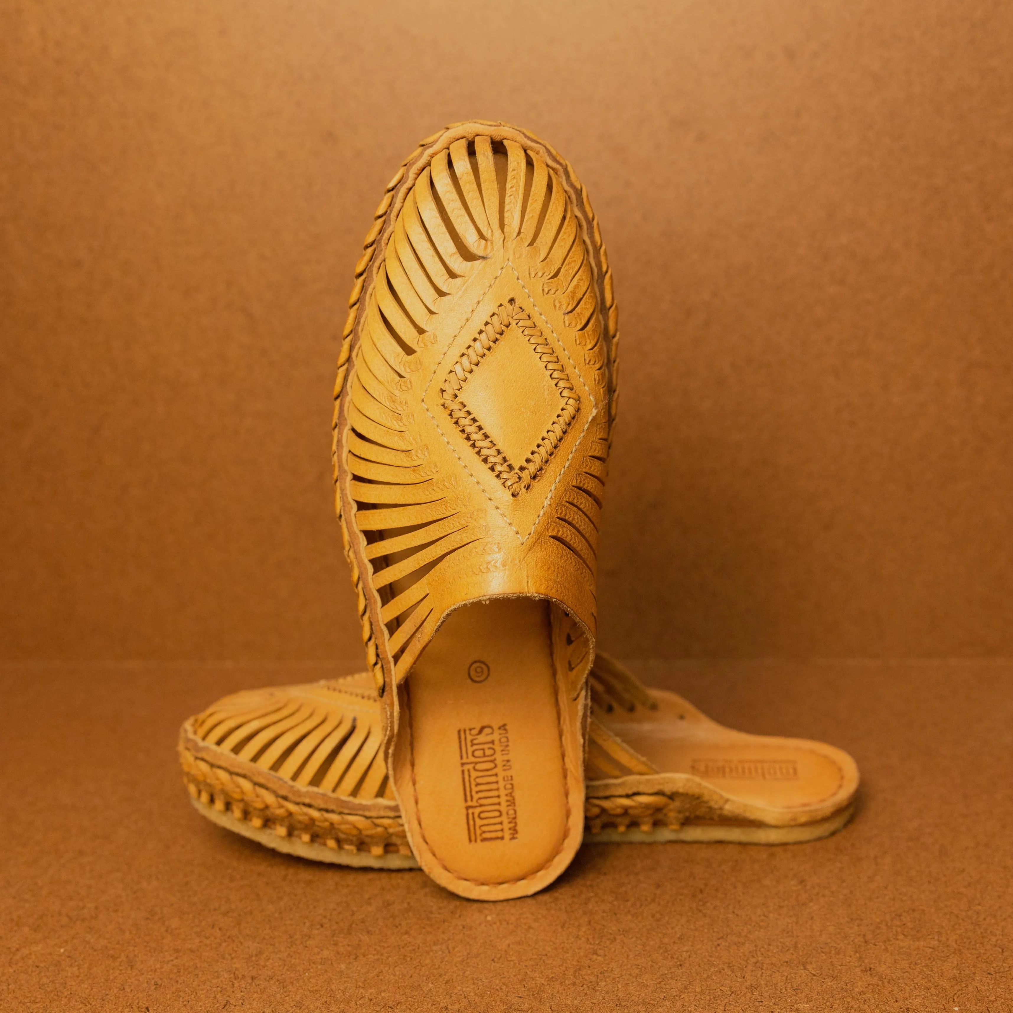 Mohinders Men's Diamond City Slippers in Honey