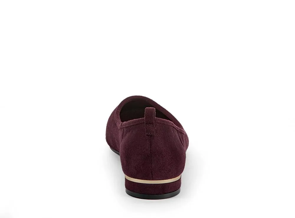New in box! Chelsee Beautify Flats in Plum, Sz 8, Made in Canada!