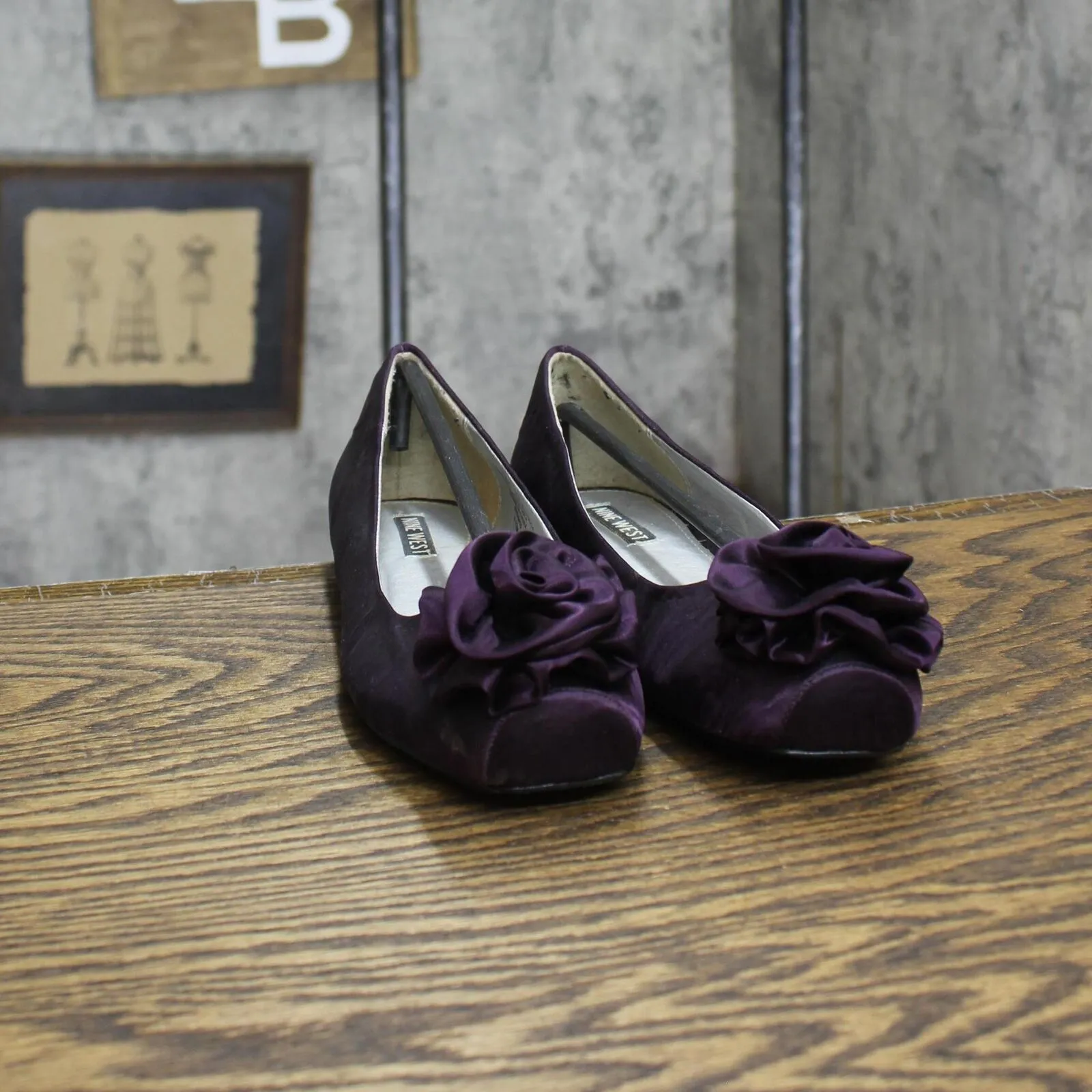 Nine West Womens Vintage Satin Rose Flats 1673c081a6195d Purple 6.5M