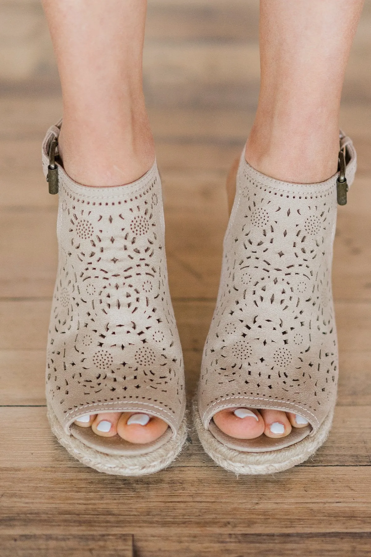 Not Rated Jobyna Wedges ~ Nude
