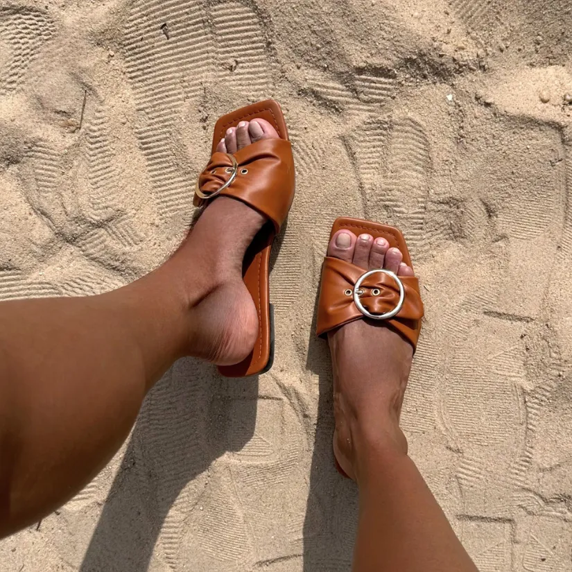 PANDILLA TAN SLIPPERS