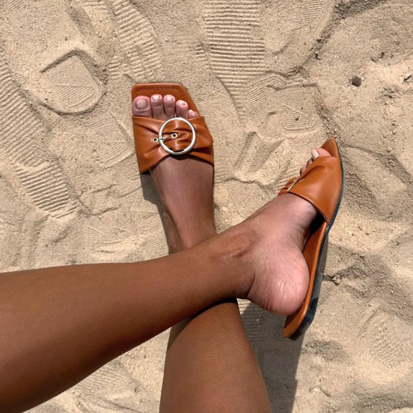 PANDILLA TAN SLIPPERS