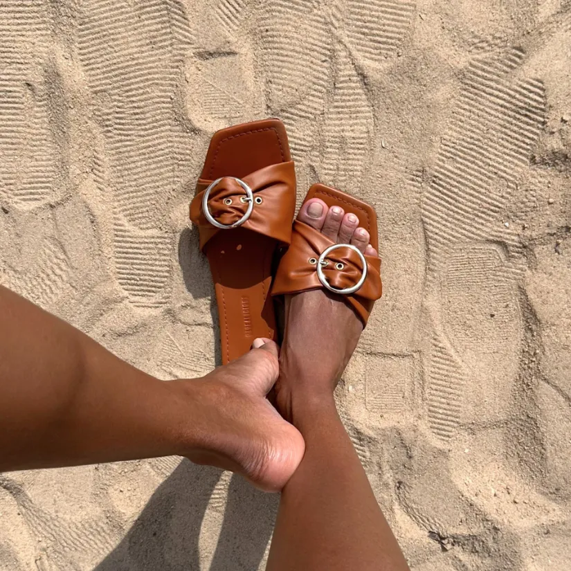 PANDILLA TAN SLIPPERS